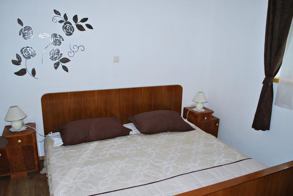 Apartment Mateo Šajini Cameră foto